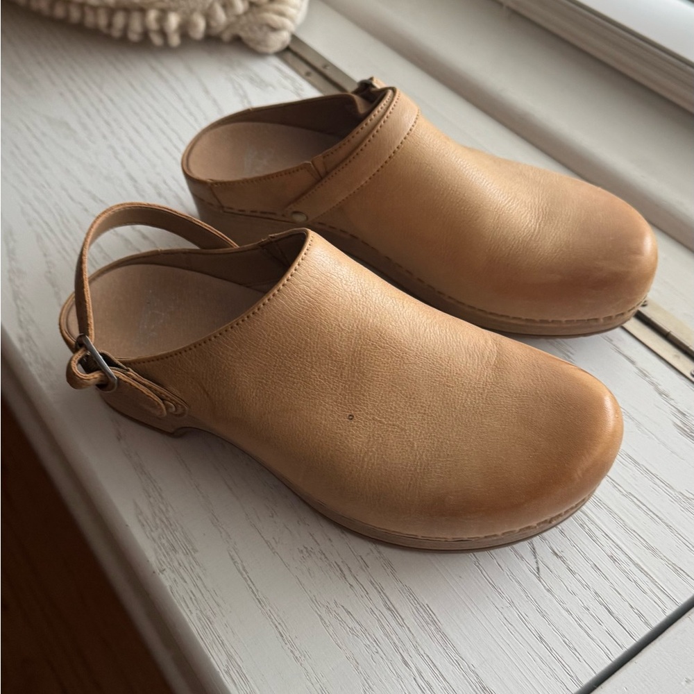 Onward Tan Leather Footwear